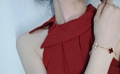 宝宝这才三根手指就流